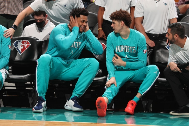 因此他并非 因此他并非