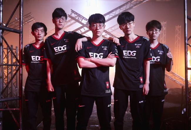 整个事件引 整个事件引